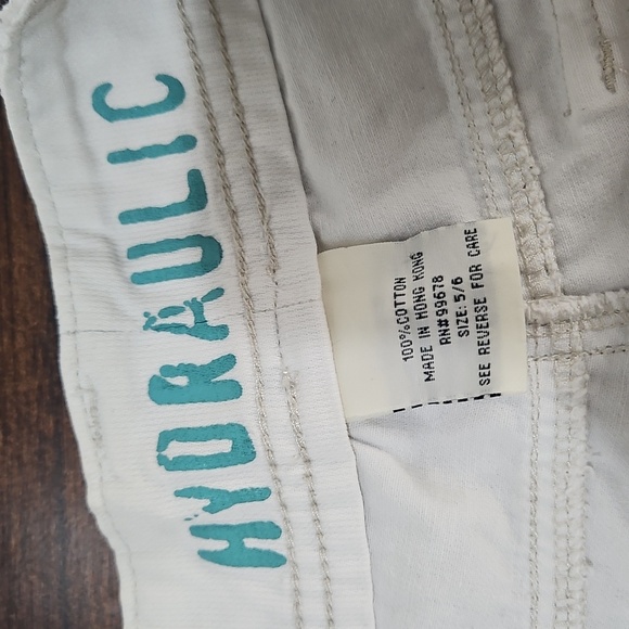 Hydraulic Women's Cream Cargo Shorts - Picture 5 of 5